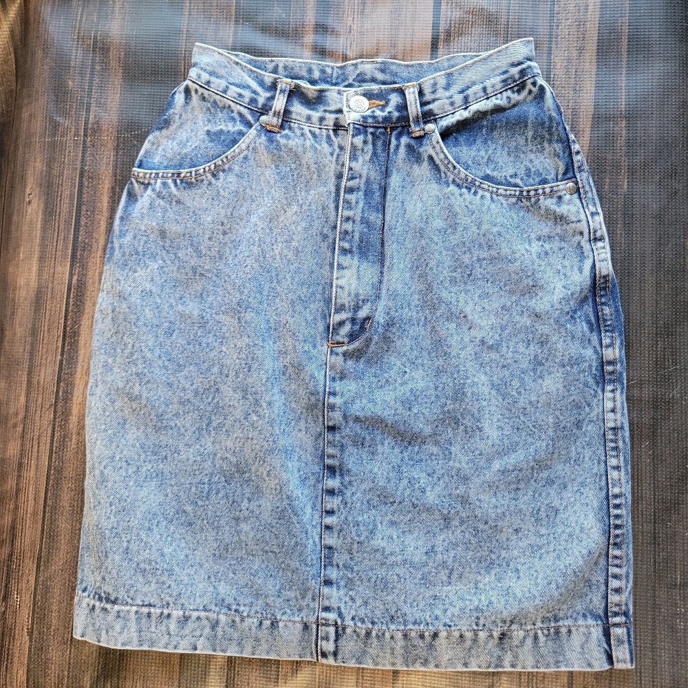 Vintage Vibes Denim Skirt!
